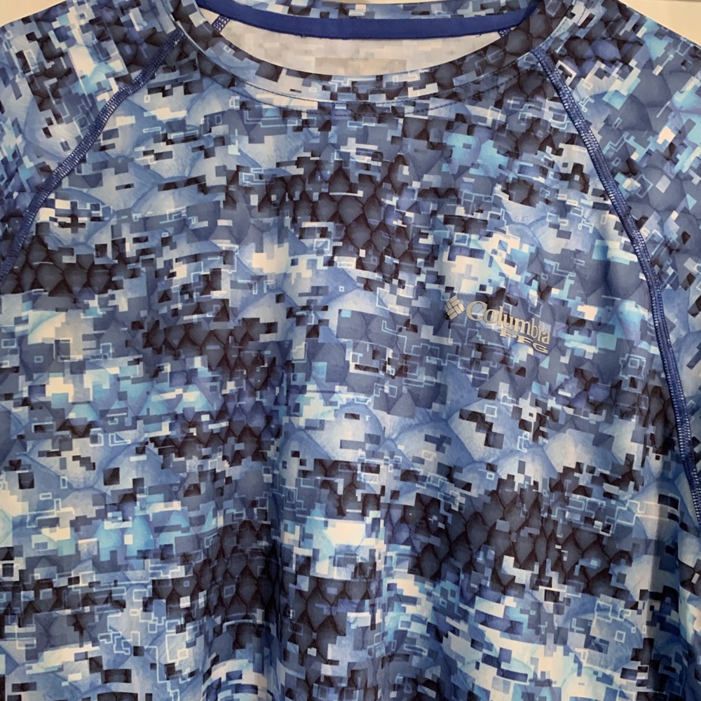 Men’s Columbia dry fit long sleeve shirt